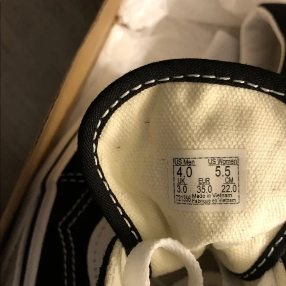 Vans Women’s Old School Black and White - Picture 4 of 8